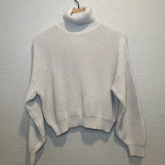 Brandy Melville Beige Knit Turtleneck Cropped Sweater OSFM - Picture 1 of 6